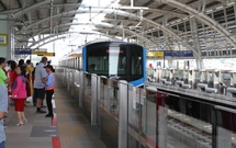 Người d&#226;n trải nghiệm du xu&#226;n bằng t&#224;u Metro