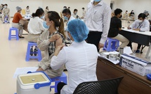 TPHCM: Cảnh b&#225;o số ca COVID-19 tăng trở lại