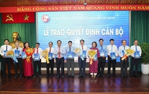 Chủ tịch UBND TPHCM bổ nhiệm l&#227;nh đạo 54 đơn vị sự nghiệp c&#244;ng lập