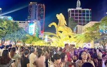 Hơn 1,8 triệu lượt khách tham quan thưởng lãm tại đường hoa Nguyễn Huệ