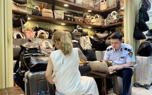 Phát hiện hàng nghìn sản phẩm có dấu hiệu giả mạo tại Trung tâm thương mại Saigon Square