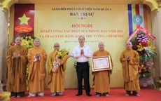 Ban Trị sự Phật gi&#225;o Quận 3 đ&#243;n nhận Bằng khen của Thủ tướng