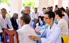 Khám sức khỏe miễn phí cho người cao tuổi trong tháng 10