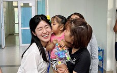 Tập đo&#224;n SK trao tặng nụ cười cho 4.273 trẻ em Việt Nam