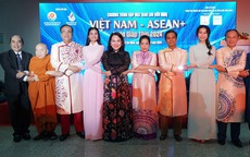 Tưng bừng sắc m&#224;u &#225;o d&#224;i tại sự kiện giao lưu hữu nghị Việt Nam - ASEAN+
