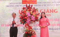 L&#227;nh đạo Th&#224;nh phố dự khai giảng năm học mới