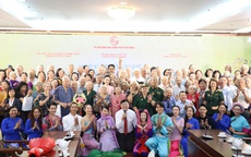 Tri &#226;n những người &#39;h&#225;t trong lửa đạn&#39; Khu căn cứ Trung ương Cục miền Nam