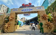 Trải nghiệm đặc sản cua C&#224; Mau giữ l&#242;ng Th&#224;nh phố s&#244;i động