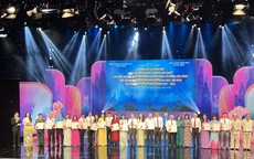 Trao giải cuộc thi trực tuyến "Tự hào Việt Nam"