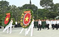 Lãnh đạo TPHCM tưởng nhớ Chủ tịch Hồ Chí Minh, các Mẹ Việt Nam Anh hùng, Anh hùng liệt sĩ