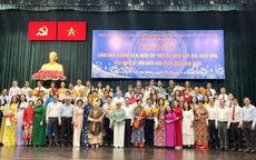 Lãnh đạo Thành phố gặp gỡ, tuyên dương nhà báo, văn nghệ sĩ tiêu biểu