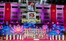 TPHCM rực rỡ đêm nghệ thuật chào mừng 50 năm Thành phố vinh dự mang tên Bác