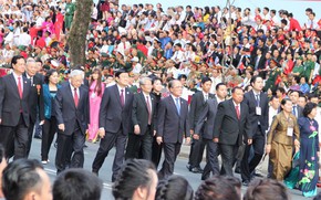 Diễu binh, diễu h&#224;nh kỷ niệm 40 năm Ng&#224;y giải ph&#243;ng miền Nam, thống nhất đất nước