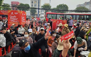 Hàng nghìn người lao động về quê đón Tết trên những chuyến xe miễn phí