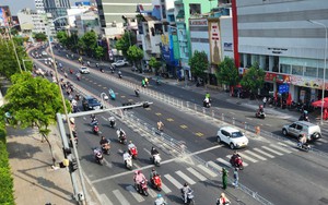 Sáng đầu tiên phân làn đảo chiều trên đường Cộng Hòa, giao thông ổn định