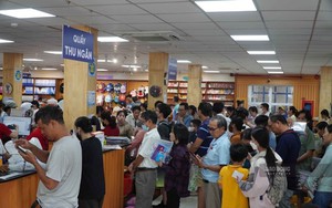 Học sinh có thể mượn sách giáo khoa miễn phí từ nhà trường