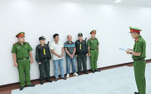 Khởi tố 4 bị can trong 2 vụ đổ, chôn lấp hàng trăm tấn chất thải rắn trái phép