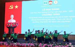 Khai giảng năm học mới tại những lớp học đặc biệt dành cho bệnh nhi