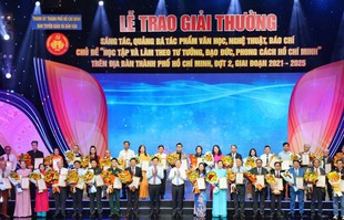 TPHCM vinh danh 127 t&#225;c giả, nh&#243;m t&#225;c giả lĩnh vực văn học, nghệ thuật, b&#225;o ch&#237;