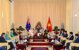 Bí thư Thành ủy TPHCM Trần Lưu Quang hội kiến Toàn quyền Australia