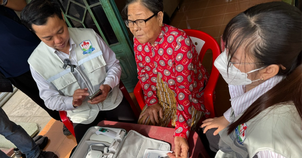 TPHCM ra quân các đội chăm sóc sức khỏe tại nhà, đưa dịch vụ y tế đến gần người dân
