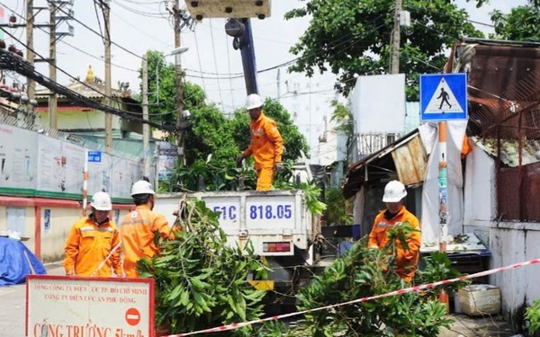 Ngành điện TPHCM đảm bảo an toàn trong mùa mưa bão
