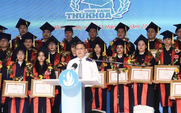 Vinh danh 88 thủ khoa tiêu biểu TPHCM năm 2025