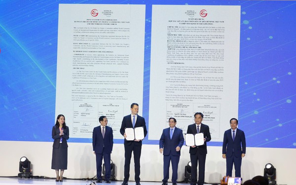 TPHCM và WEF ra Tuyên bố chung thúc đẩy sản xuất thông minh