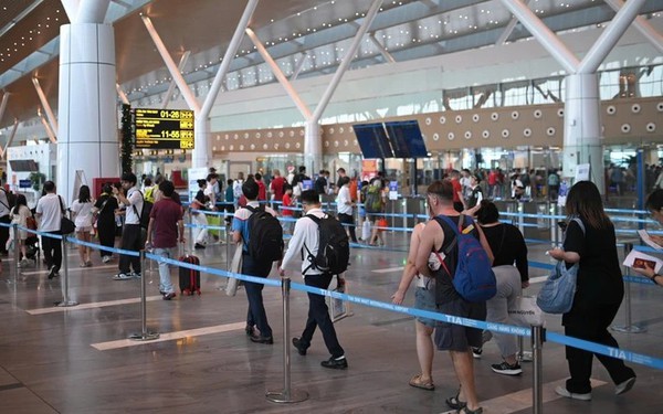 Các nhà ga, sân bay sẵn sàng phục vụ nhu cầu đi lại dịp Tết Dương lịch 2026