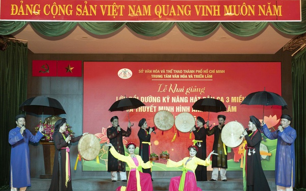 Bồi dưỡng kỹ năng hát dân ca cho cán bộ văn hóa quần chúng