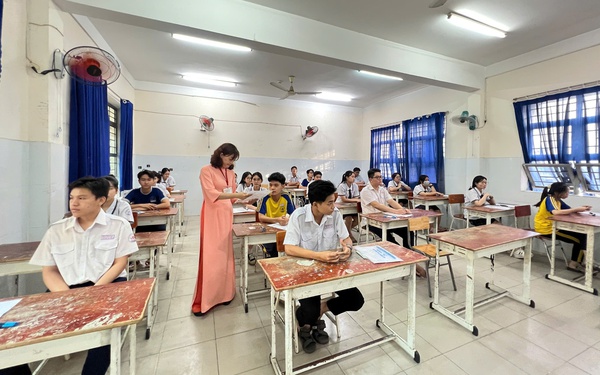 Hơn 99.000 thí sinh chính thức bước vào môn thi đầu tiên