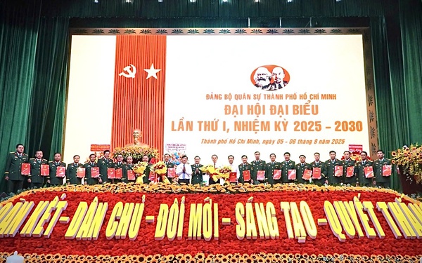 Xây dựng lực lượng vũ trang TPHCM chính quy, hiện đại, hoàn thành tốt nhiệm vụ trong giai đoạn mới