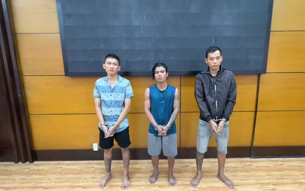 Bắt nhóm đối tượng giả danh Công an để cướp tài sản