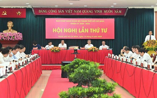 TPHCM đẩy mạnh c&#225;c giải ph&#225;p th&#250;c đẩy tăng trưởng đạt 2 con số