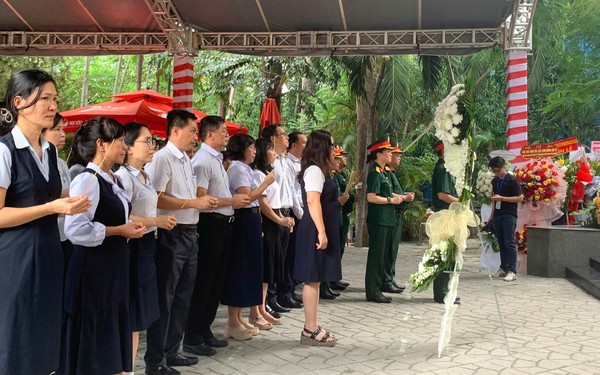 Tổ chức trang trọng lễ tiễn đưa 731 Anh hùng liệt sĩ quy tập tại Công viên Lê Thị Riêng về nơi an nghỉ