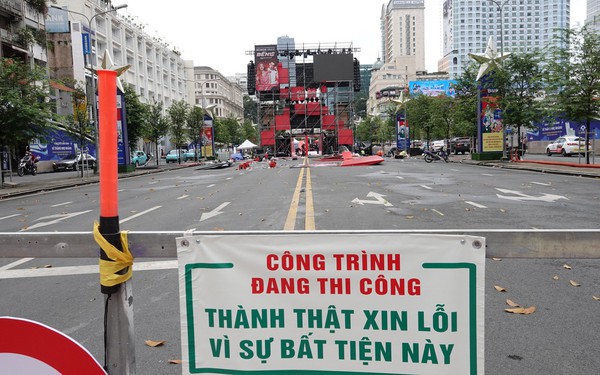 Chủ tịch UBND TPHCM chỉ đạo không tổ chức sự kiện tại đường Lê Lợi để giảm kẹt xe, tiếng ồn