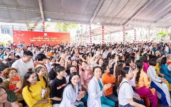 Bệnh viện Chợ Rẫy đem không gian Tết đến với bệnh nhân