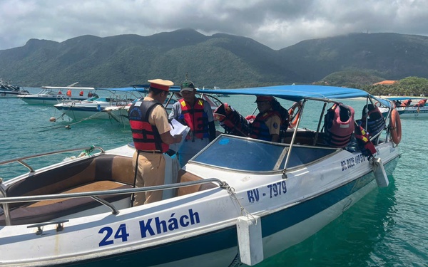 Đảm bảo TTATGT đường thủy nội địa phục vụ người dân vui chơi dịp lễ