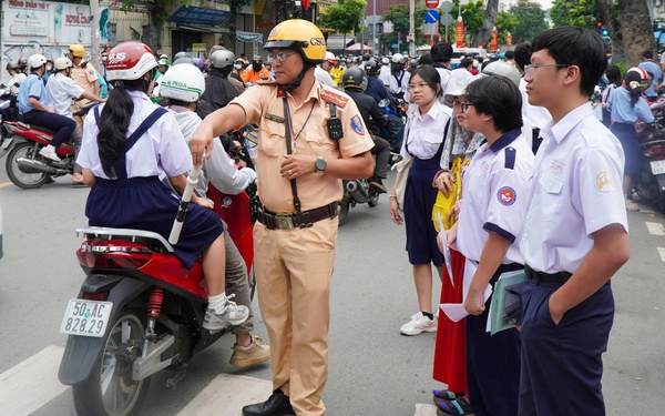 CSGT TPHCM đảm bảo an toàn giao thông phục vụ kỳ thi tuyển sinh lớp 10