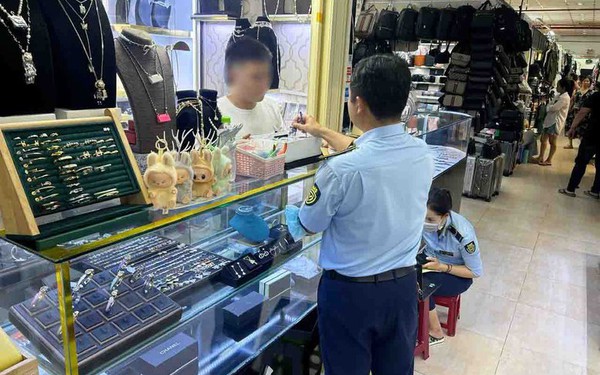 Phát hiện 15.494 vụ vi phạm về buôn lậu, gian lận thương mại và hàng giả trên địa bàn
