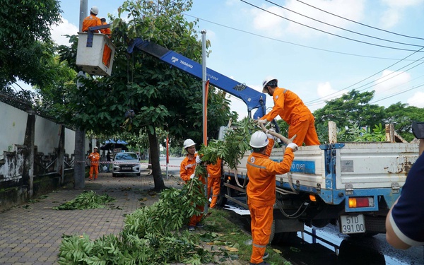 Cấp điện an toàn, ổn định tuyệt đối cho lễ Quốc khánh 2/9