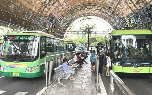 Thành phố tăng chuyến xe buýt, kéo dài thời gian hoạt động metro số 1 dịp Quốc khánh