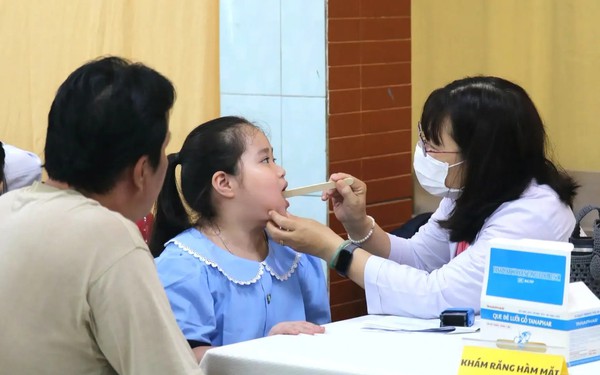 Miễn phí khám sức khỏe định kỳ cho khoảng 3 triệu học sinh, sinh viên tại TPHCM từ năm học 2026-2027