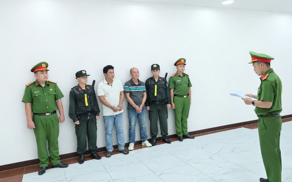 Khởi tố 4 bị can trong 2 vụ đổ, chôn lấp hàng trăm tấn chất thải rắn trái phép