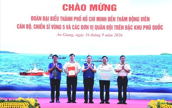 TPHCM trao tặng nhiều công trình đến cán bộ, chiến sĩ ở đặc khu Phú Quốc
